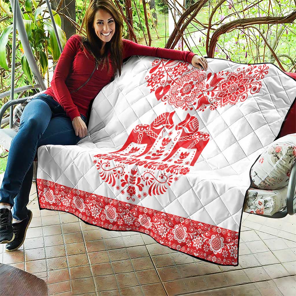 Sweden Daleclarian Horse Quilt Floral Folk Pattern White Version