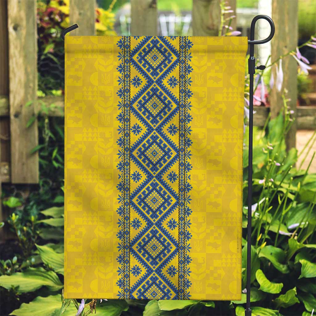 Blue Ukraine Folk Patterns Garden Flag Simple Style