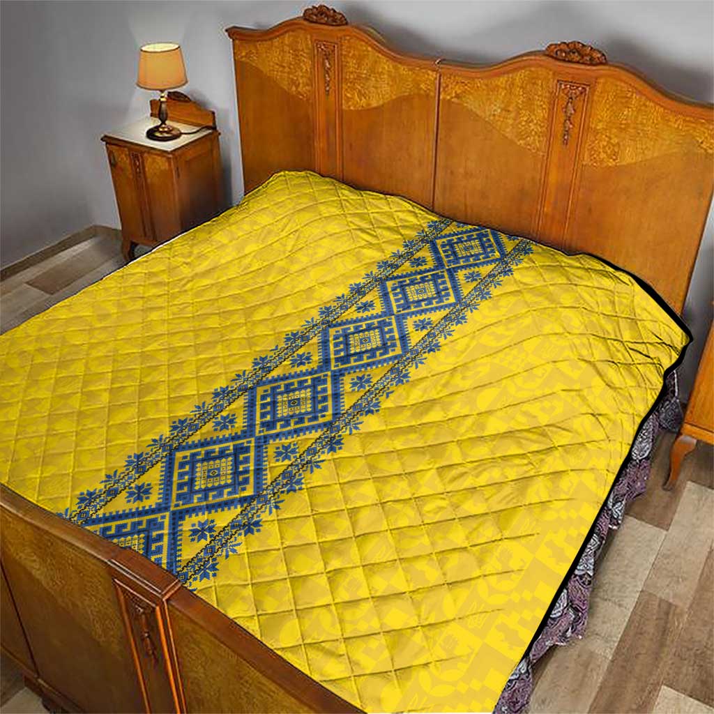 Blue Ukraine Folk Patterns Quilt Simple Style