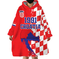 Custom Croatia Independence Day Wearable Blanket Hoodie Grunge Checkerboard Patterns With Map - Wonder Print Shop