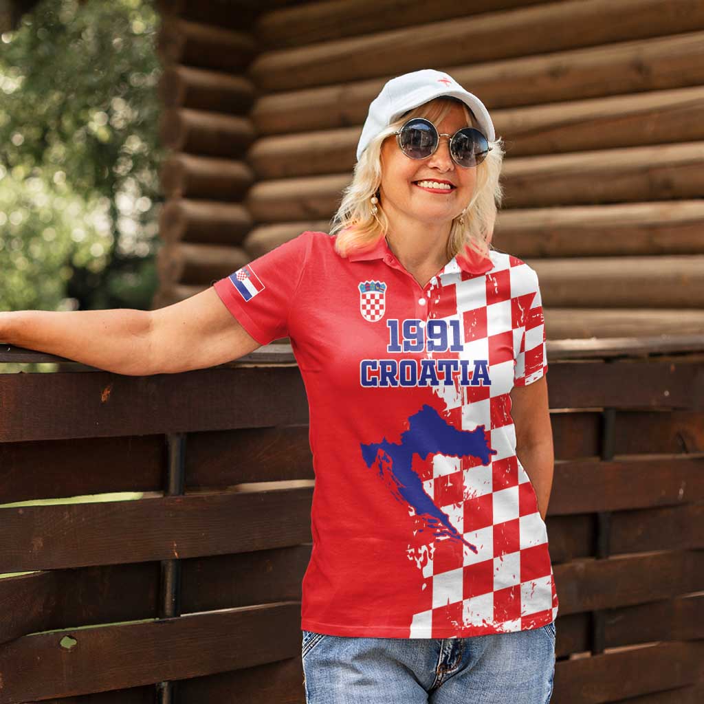 Custom Croatia Independence Day Women Polo Shirt Grunge Checkerboard Patterns With Map - Wonder Print Shop