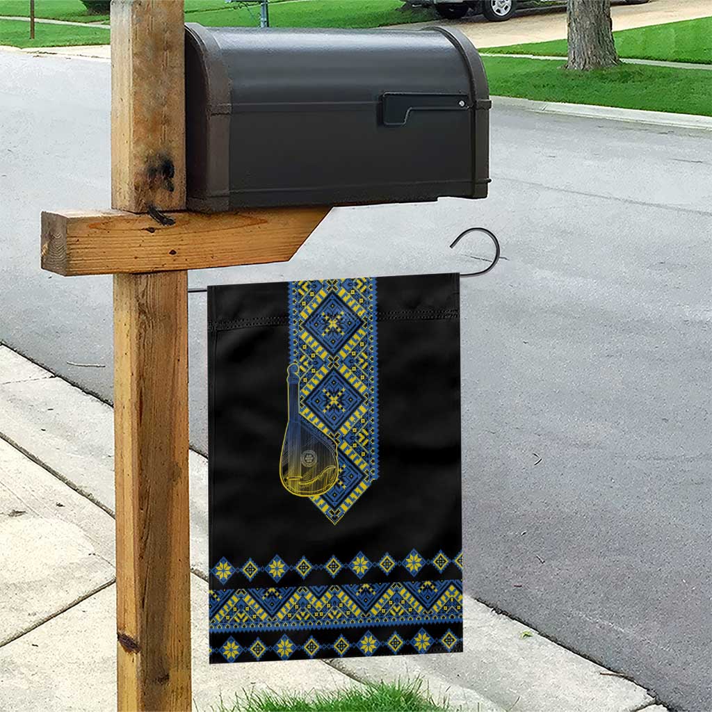 Ukraine Bandura Vyshyvanka Pattern Garden Flag Ukrainian Heritage Folk Black Version - Wonder Print Shop