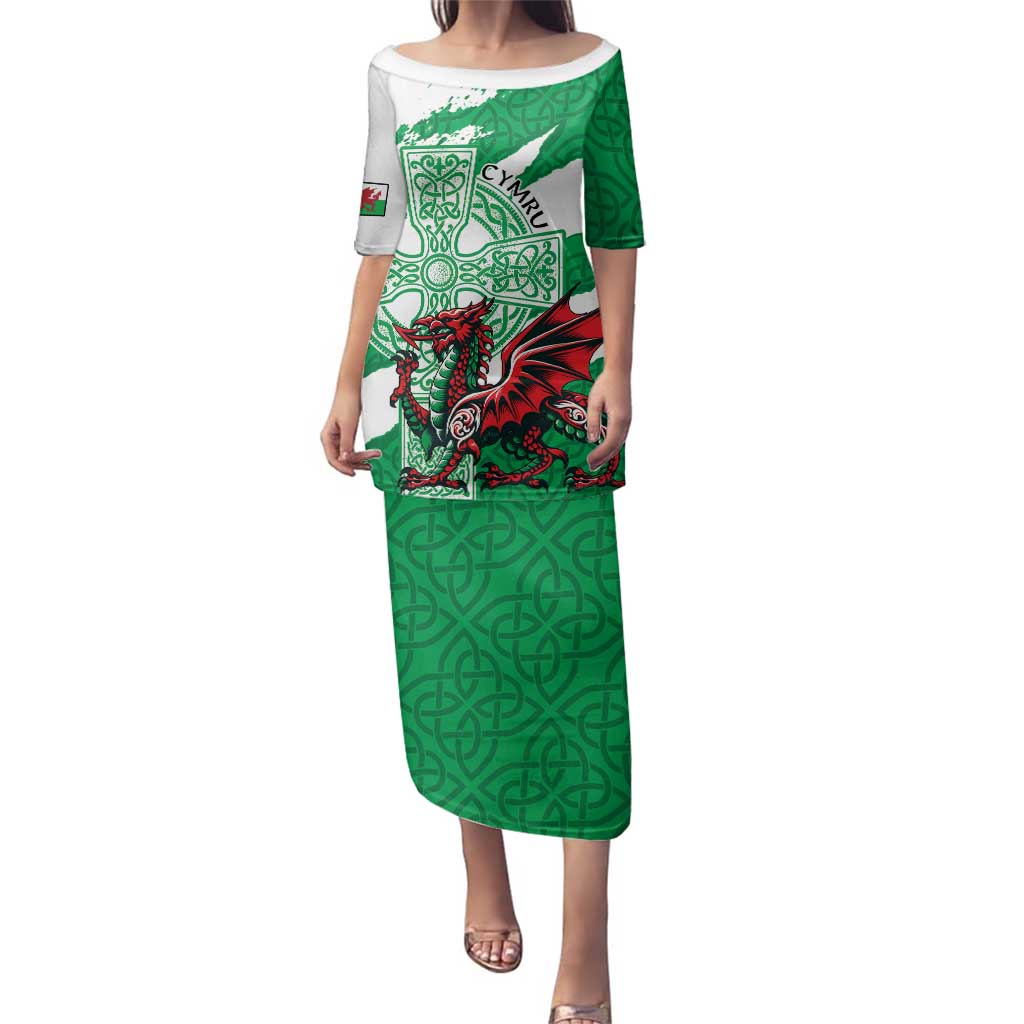 Wales Celtic Cross Family Matching Puletasi and Hawaiian Shirt Cymru Am Byth Green Version - Wonder Print Shop
