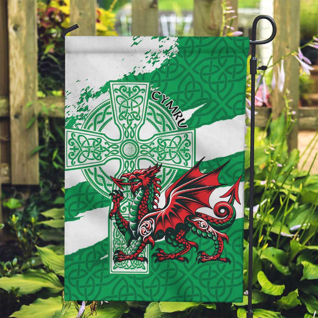 Wales Celtic Cross Garden Flag Cymru Am Byth Green Version - Wonder Print Shop