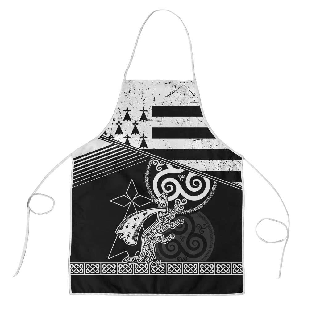 Brittany Ermine Celtic Apron Black Celtic Triskels - Wonder Print Shop