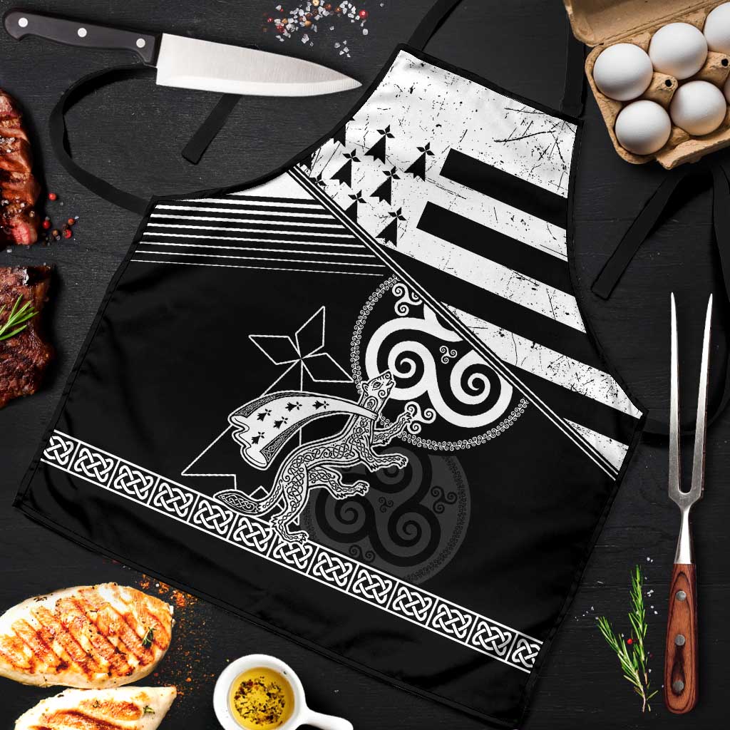 Brittany Ermine Celtic Apron Black Celtic Triskels - Wonder Print Shop
