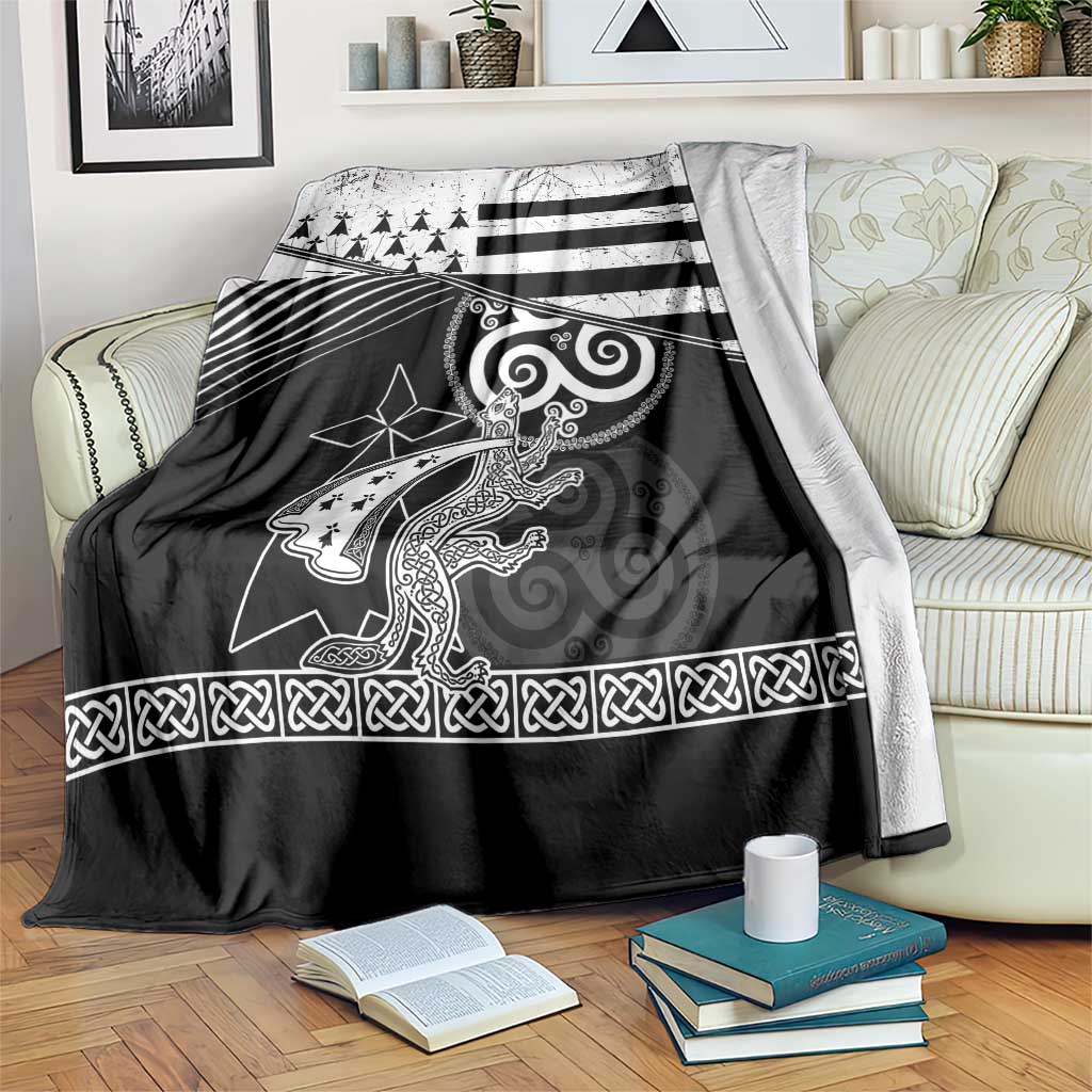 Brittany Ermine Celtic Blanket Black Celtic Triskels - Wonder Print Shop