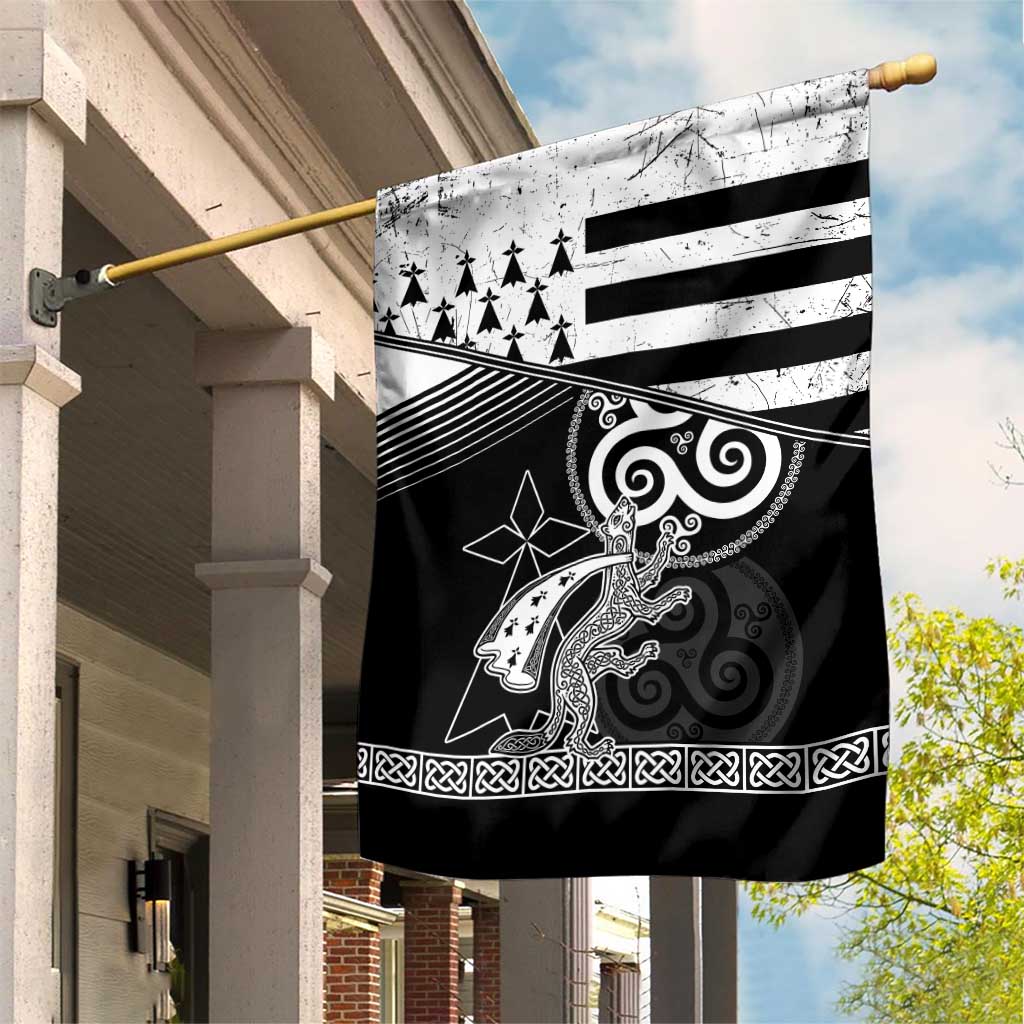 Brittany Ermine Celtic Garden Flag Black Celtic Triskels - Wonder Print Shop
