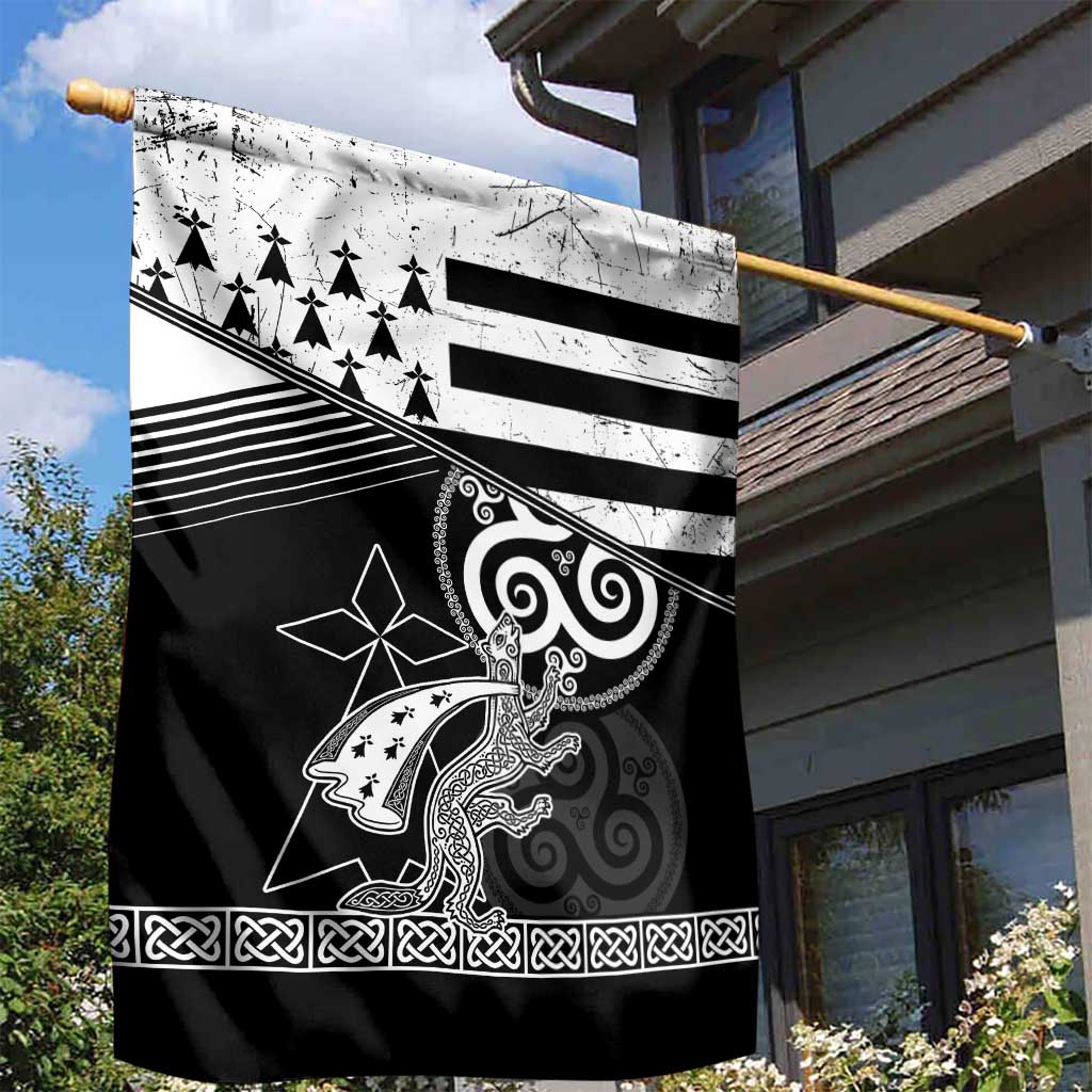 Brittany Ermine Celtic Garden Flag Black Celtic Triskels - Wonder Print Shop