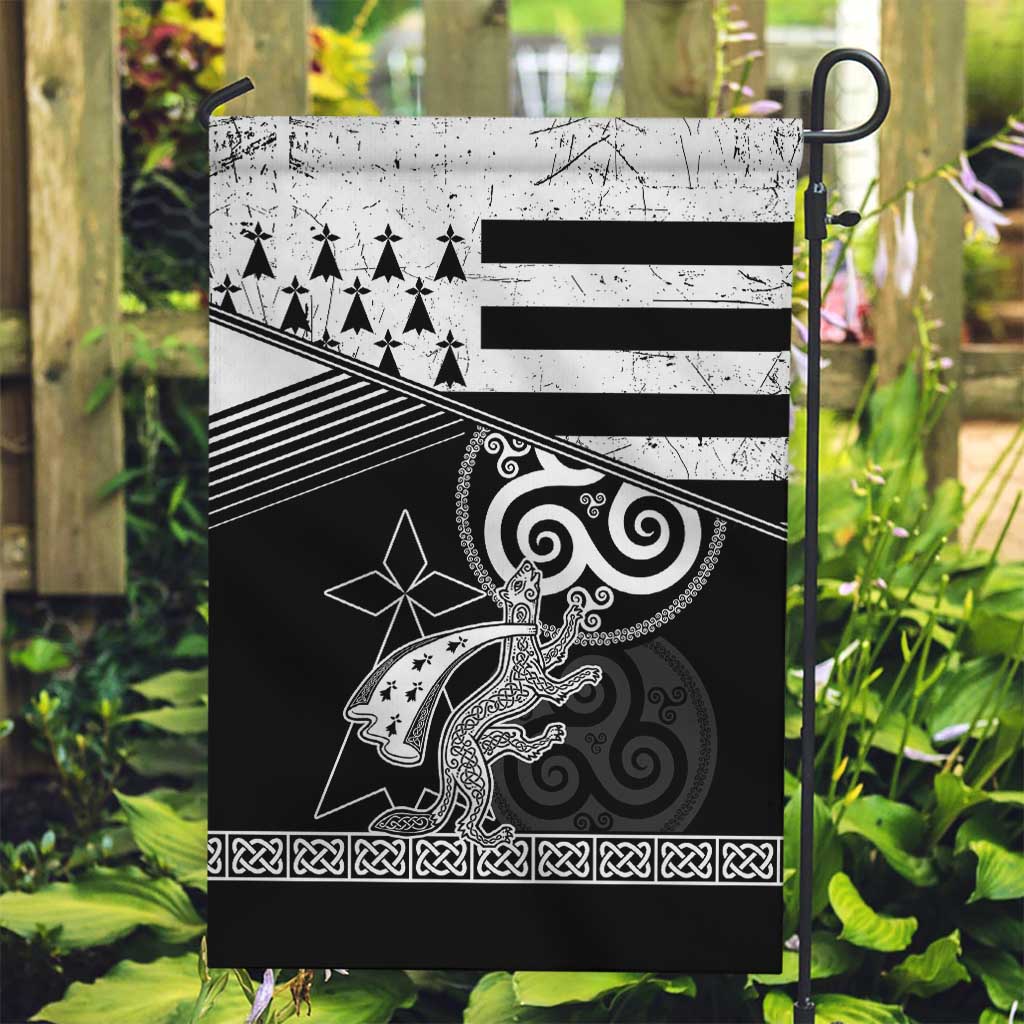Brittany Ermine Celtic Garden Flag Black Celtic Triskels - Wonder Print Shop