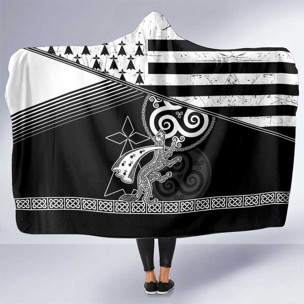 Brittany Ermine Celtic Hooded Blanket Black Celtic Triskels - Wonder Print Shop