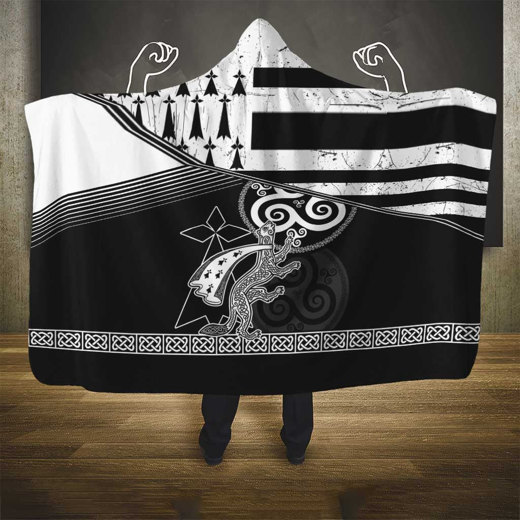 Brittany Ermine Celtic Hooded Blanket Black Celtic Triskels - Wonder Print Shop
