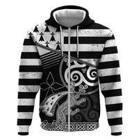 Brittany Ermine Celtic Hoodie Black Celtic Triskels - Wonder Print Shop