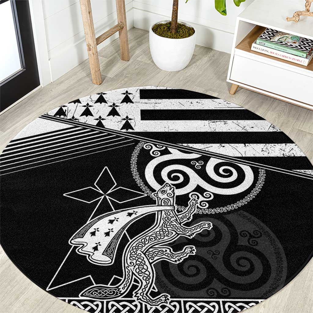 Brittany Ermine Celtic Round Carpet Black Celtic Triskels - Wonder Print Shop