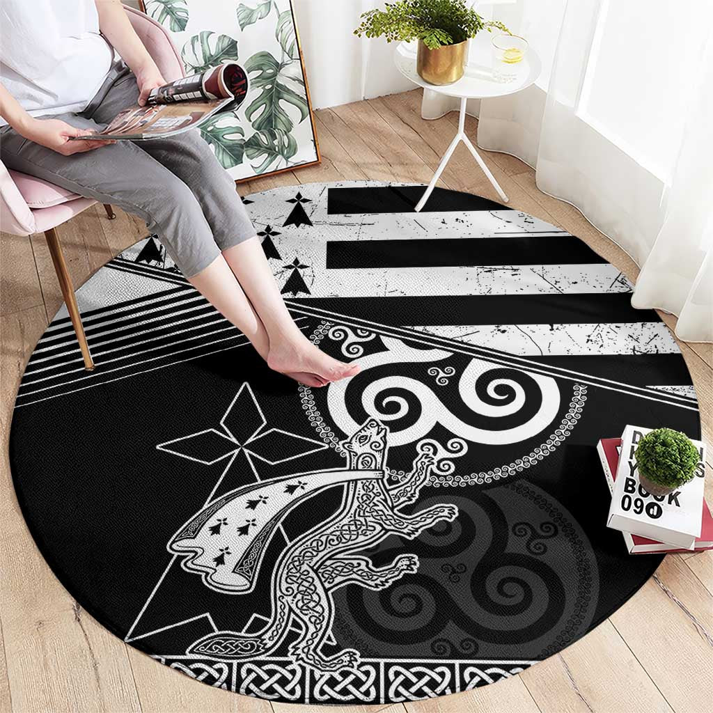 Brittany Ermine Celtic Round Carpet Black Celtic Triskels - Wonder Print Shop
