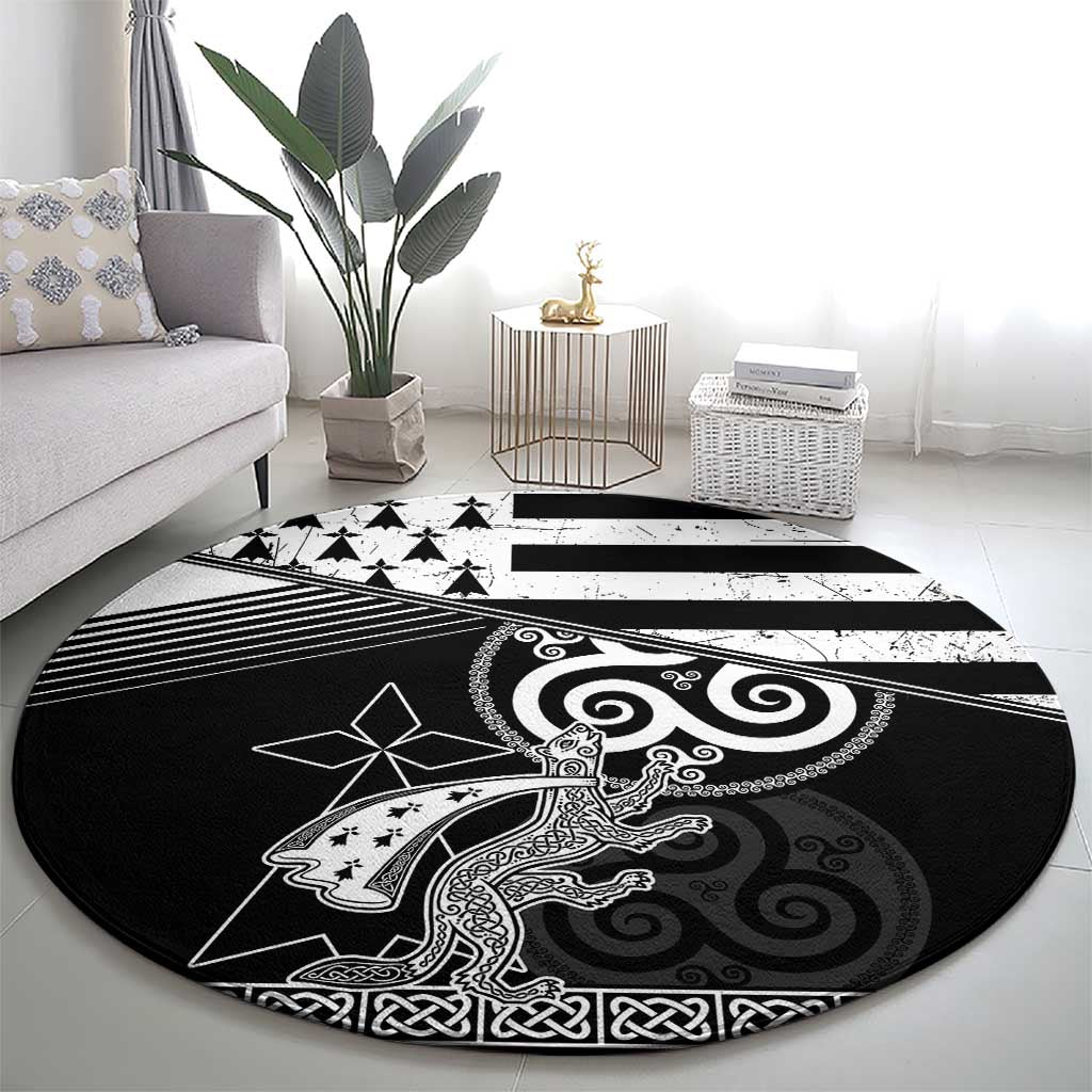 Brittany Ermine Celtic Round Carpet Black Celtic Triskels - Wonder Print Shop