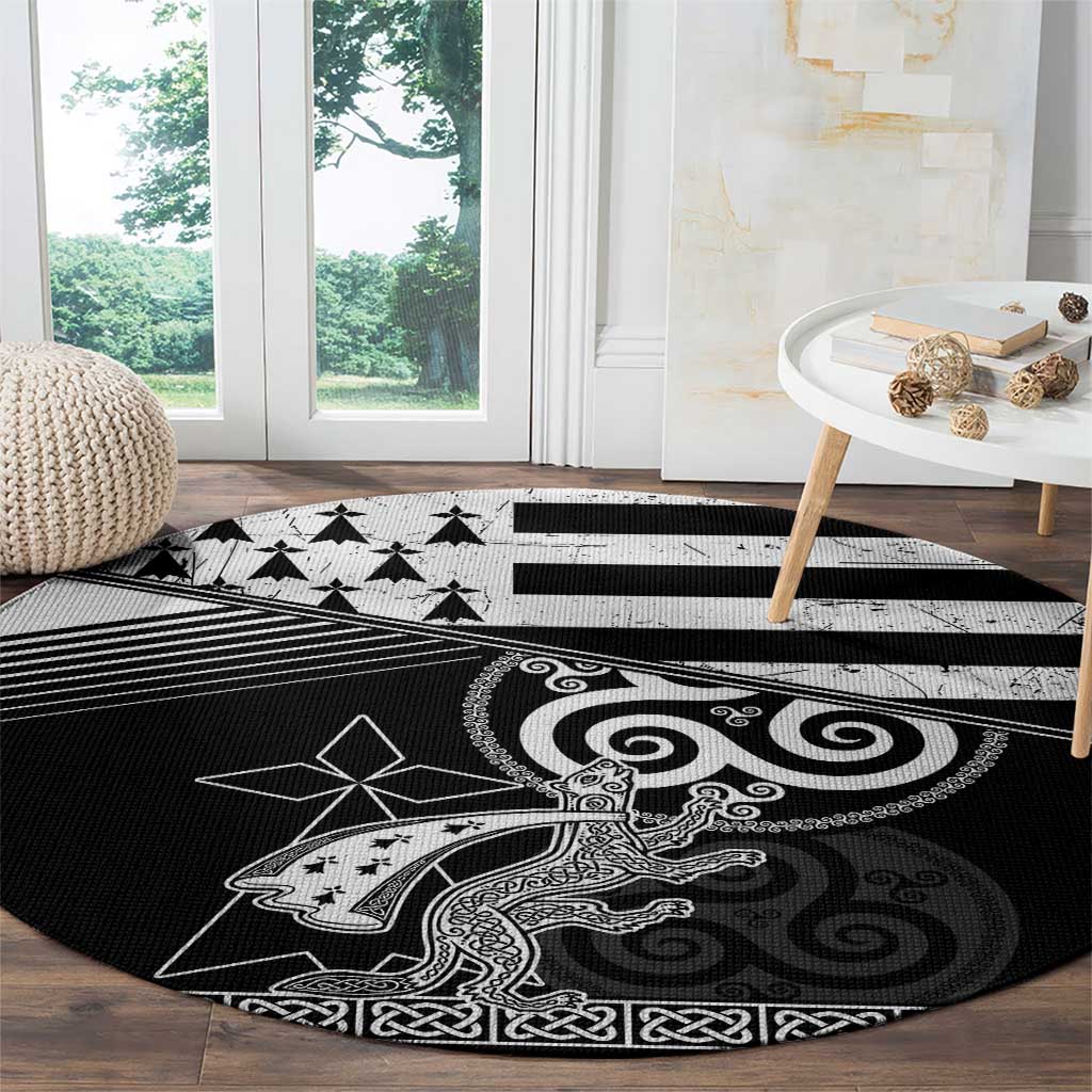 Brittany Ermine Celtic Round Carpet Black Celtic Triskels - Wonder Print Shop