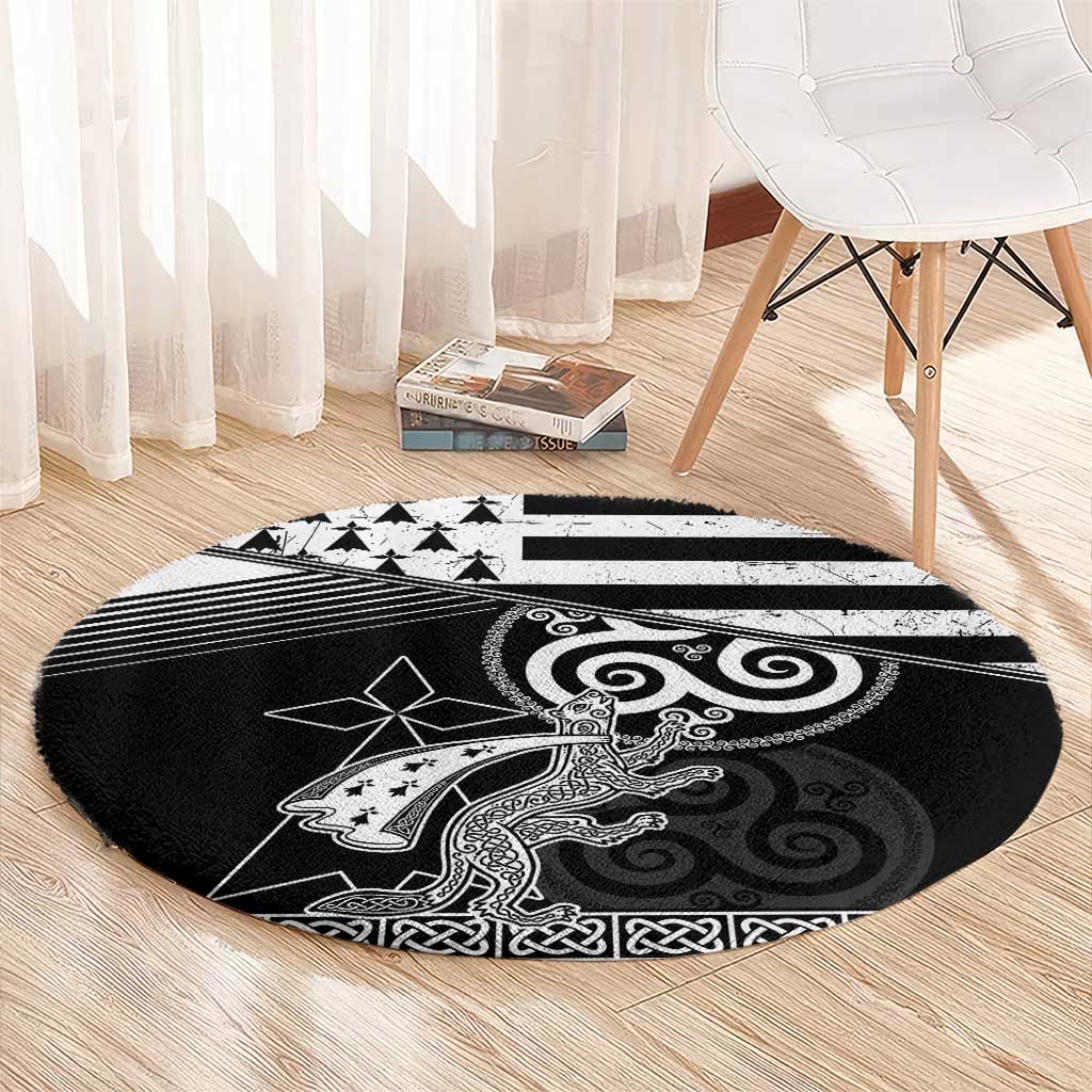 Brittany Ermine Celtic Round Carpet Black Celtic Triskels - Wonder Print Shop
