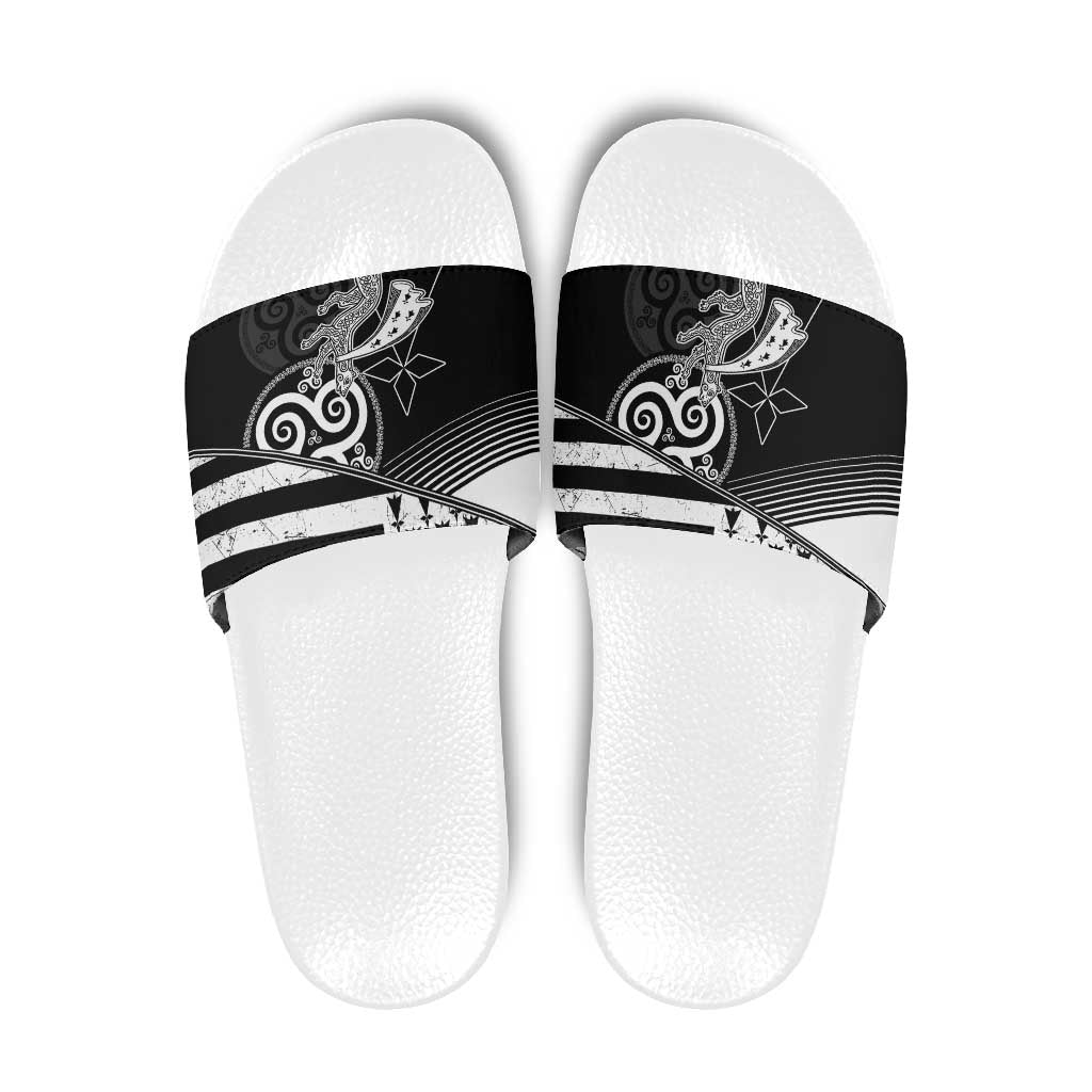 Brittany Ermine Celtic Slide Sandals Black Celtic Triskels - Wonder Print Shop