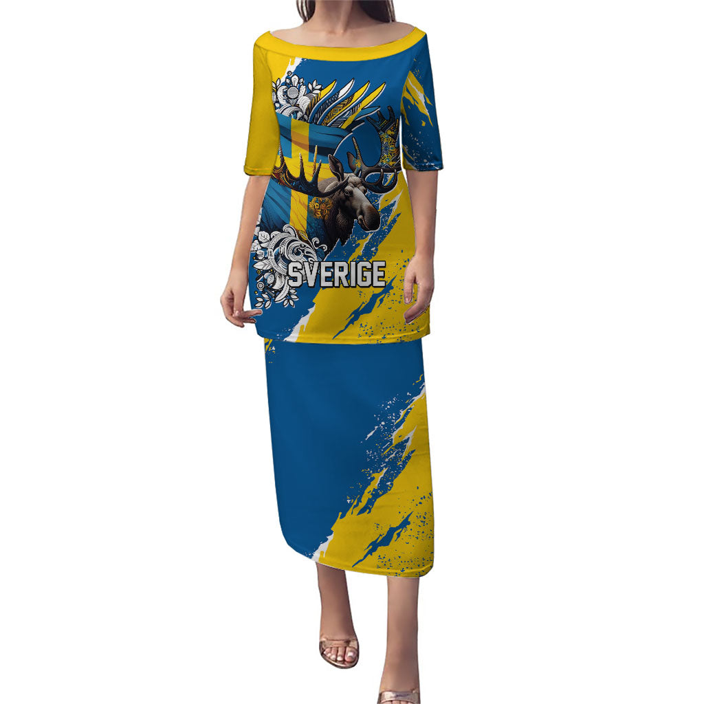 Sweden Flag Day Puletasi Majestic Elk Floral Nordic Heritage