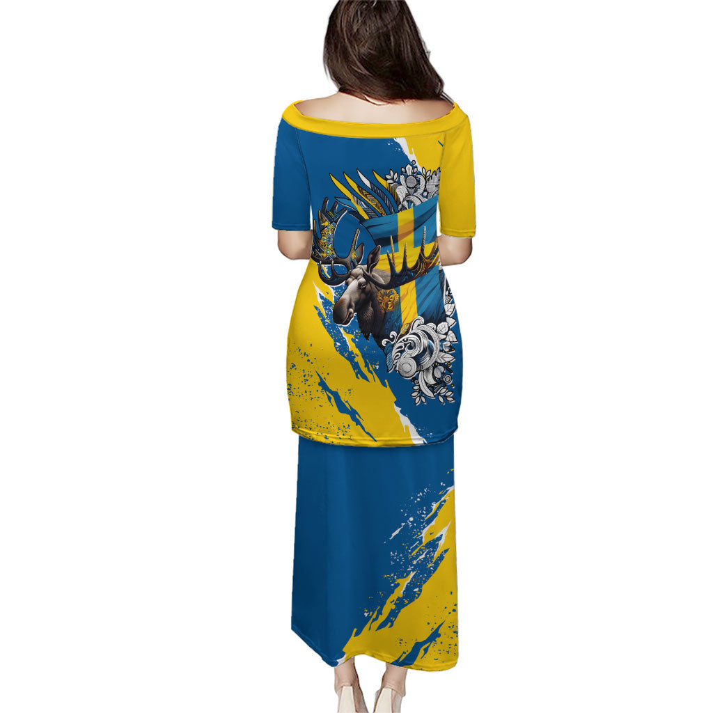 Sweden Flag Day Puletasi Majestic Elk Floral Nordic Heritage
