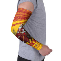 Personalized Spain Christmas Arm Sleeves Santa Riding Red Bull Feliz Navidad - Wonder Print Shop