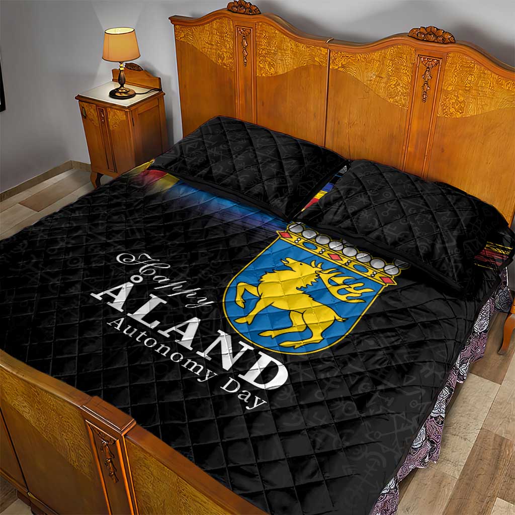 Happy Aland's Autonomy Day Quilt Bed Set Coat Of Arms