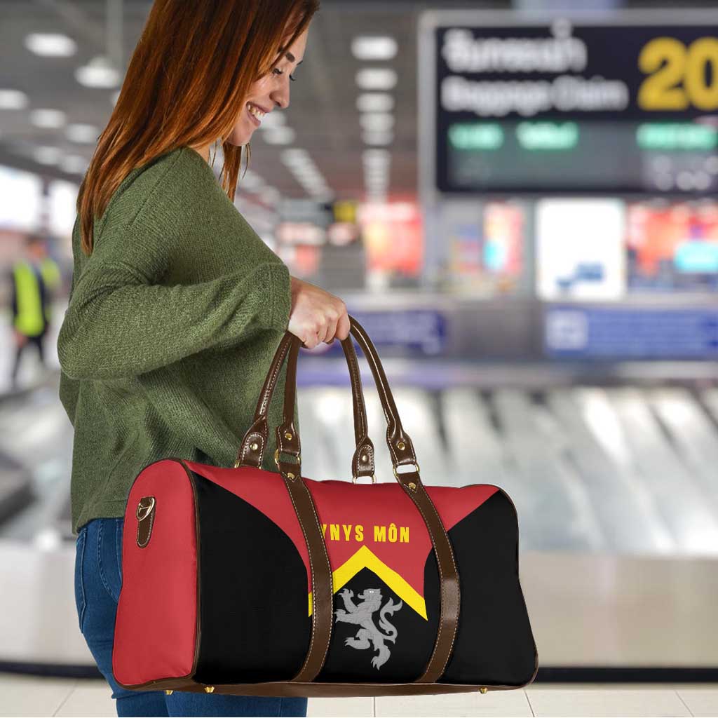 Anglesey Wales Travel Bag Ynys Mon Welsh Lion Flag Design - Wonder Print Shop