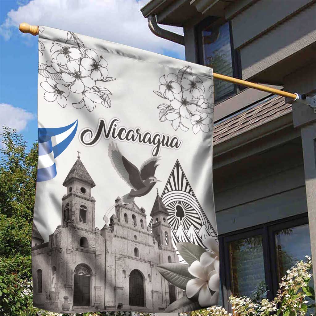 Nicaragua Leon Cathedral Garden Flag Motmot with Plumeria Style - Wonder Print Shop