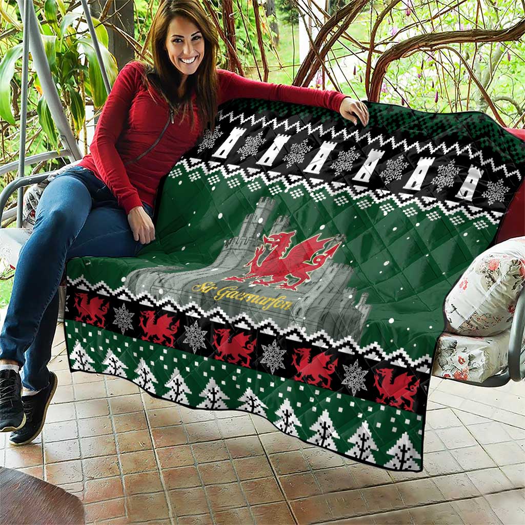 Caernarfonshire Wales Christmas Quilt Caernarfon Castle Red Dragon - Wonder Print Shop