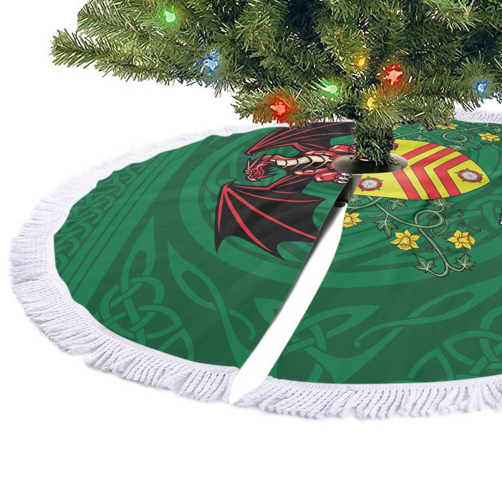 Personalized Glamorgan Wales Tree Skirt Welsh Red Dragon And Daffodil - Wonder Print Shop
