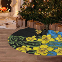 Personalized Monmouthshire Wales Tree Skirt Sir Fynwy Flag With Welsh Daffodil - Wonder Print Shop