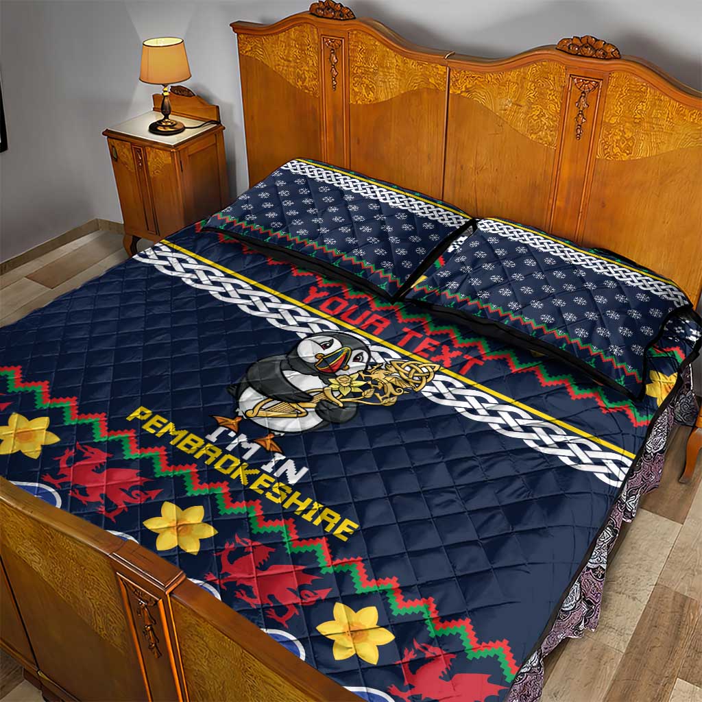 Personalized Pembrokeshire Wales Christmas Quilt Bed Set The Lovespoon Puffin - Wonder Print Shop