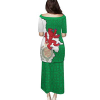 Montgomeryshire Wales Puletasi Map and Emblem Celtic Style - Wonder Print Shop