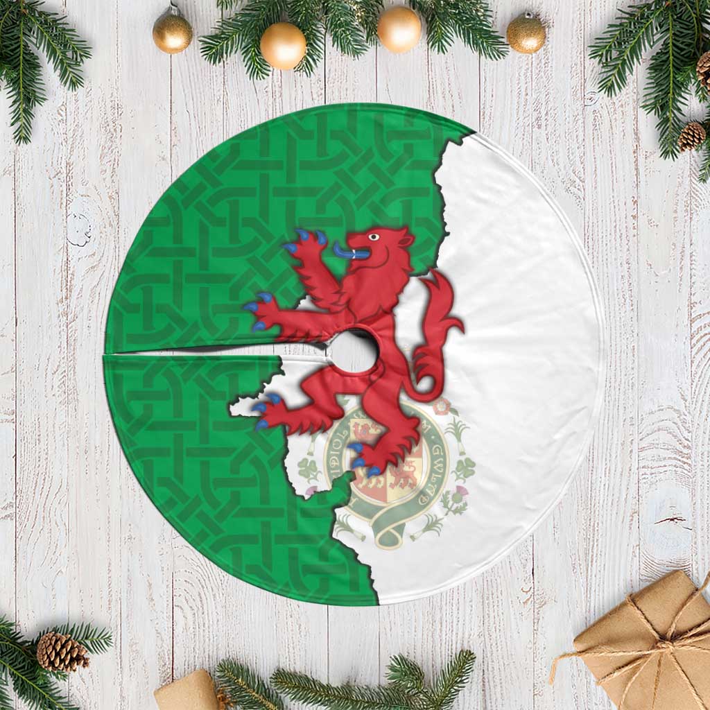 Montgomeryshire Wales Tree Skirt Map and Emblem Celtic Style - Wonder Print Shop