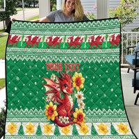 Personalized Wales Christmas Quilt Cute Red Welsh Dragon and Daffodils - Wonder Print Shop