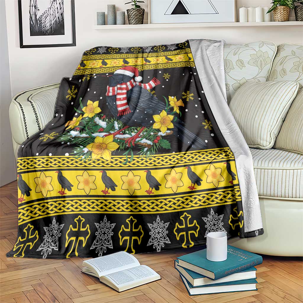 Flintshire Wales Christmas Blanket Welsh Red-billed Chough with Daffodil - Wonder Print Shop