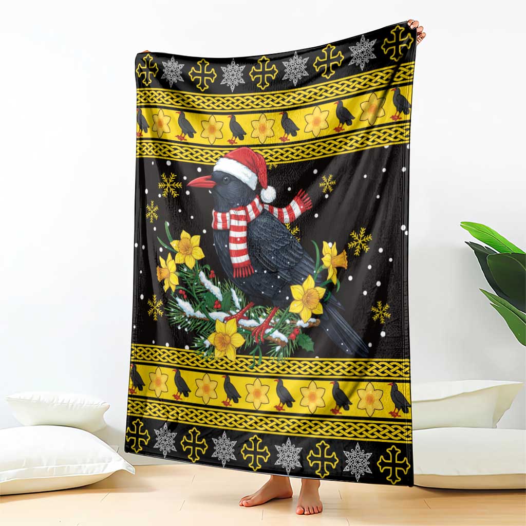 Flintshire Wales Christmas Blanket Welsh Red-billed Chough with Daffodil - Wonder Print Shop
