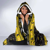 Flintshire Wales Christmas Hooded Blanket Welsh Red-billed Chough with Daffodil - Wonder Print Shop