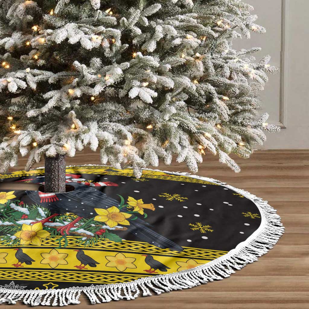 Flintshire Wales Christmas Tree Skirt Welsh Red-billed Chough with Daffodil - Wonder Print Shop