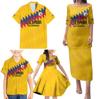 Custom World Football 2026 Colombia Family Matching Puletasi and Hawaiian Shirt Vamos Los Cafeteros - Wonder Print Shop