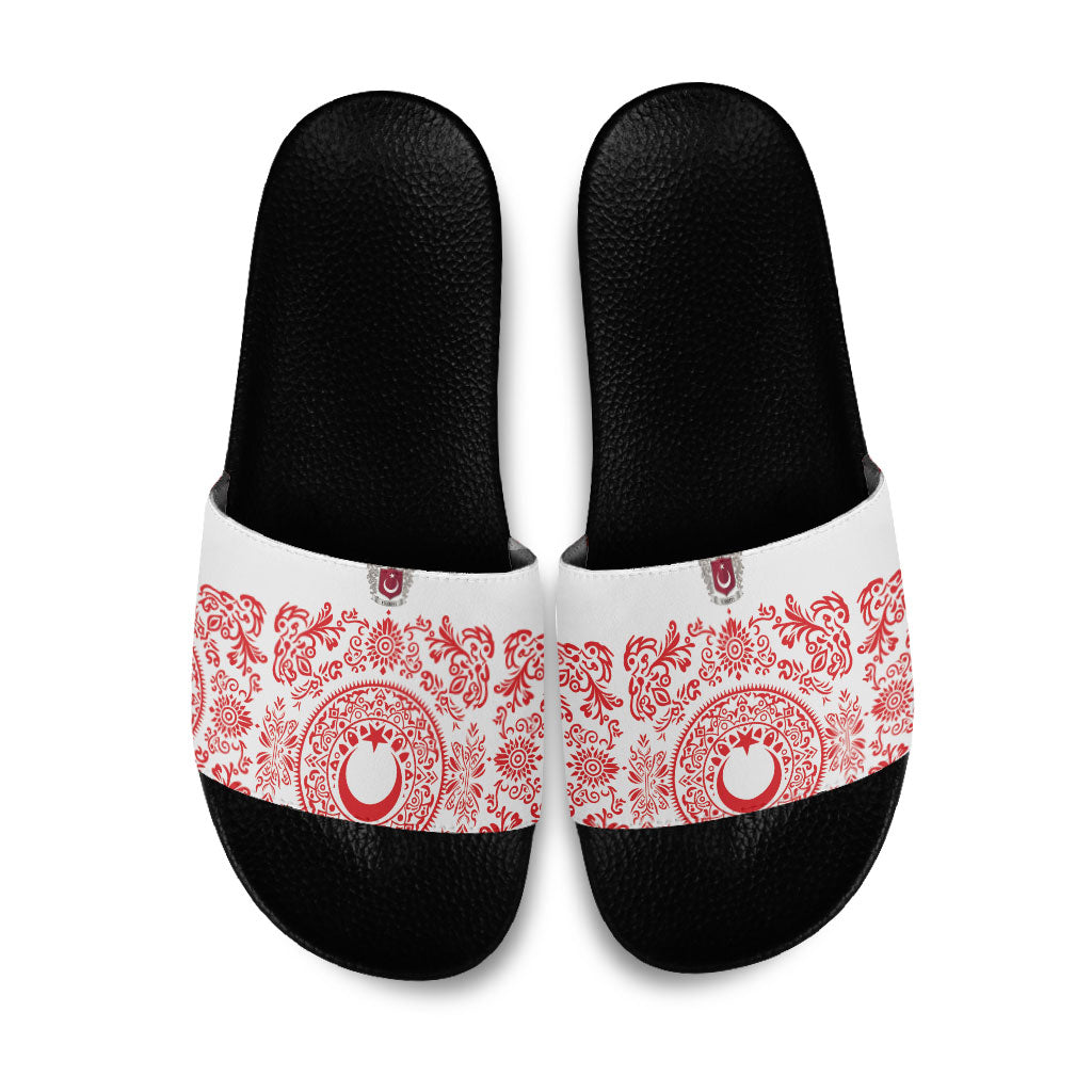 World Football 2026 Turkey Slide Sandals Crescent Stars Ottoman Baroque Red Version