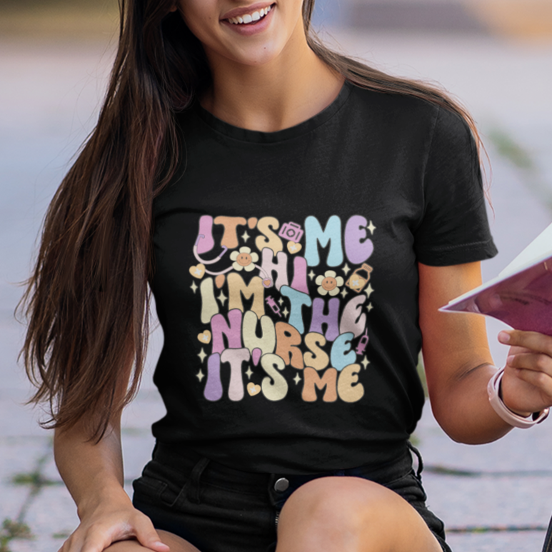 Funny Nurse T Shirt For Women Funny Nurse It's Me Hi I'm The Nurse It's Me Nurrsing Groovy - Wonder Print Shop