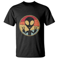 UFO Lover Funny Retro 80's Style Vintage Alien Space Gift T Shirt - Wonder Print Shop