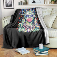 America Statue of Liberty Blowing Bubblegum Throw Blanket Star and Glasses Patriotic Summer Vibes Graphic