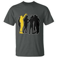 Viral Basketball Pointing Huddle T Shirt Funny Women Sports Culture Meme Yellow Silhouette Graphic