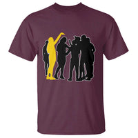 Viral Basketball Pointing Huddle T Shirt Funny Women Sports Culture Meme Yellow Silhouette Graphic