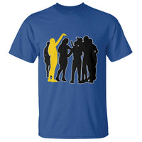 Viral Basketball Pointing Huddle T Shirt Funny Women Sports Culture Meme Yellow Silhouette Graphic