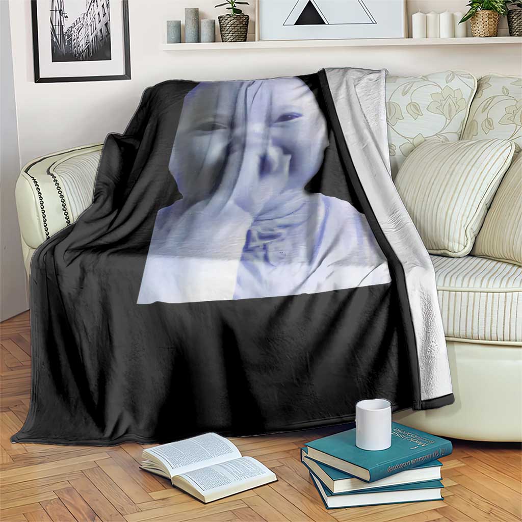 Funny Tuff Baby Giggling Meme Throw Blanket Viral AI Niche Baby Holding Laugh Face - Wonder Print Shop