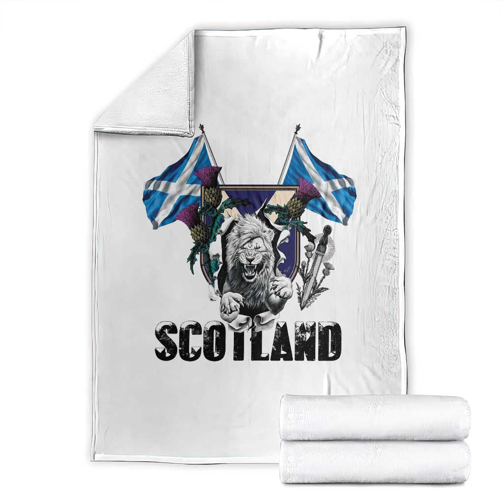 Roaring Scottish Lion Crest Throw Blanket Thistle Scotland Flag Emblem for Brave Highlanders - Wonder Print Shop